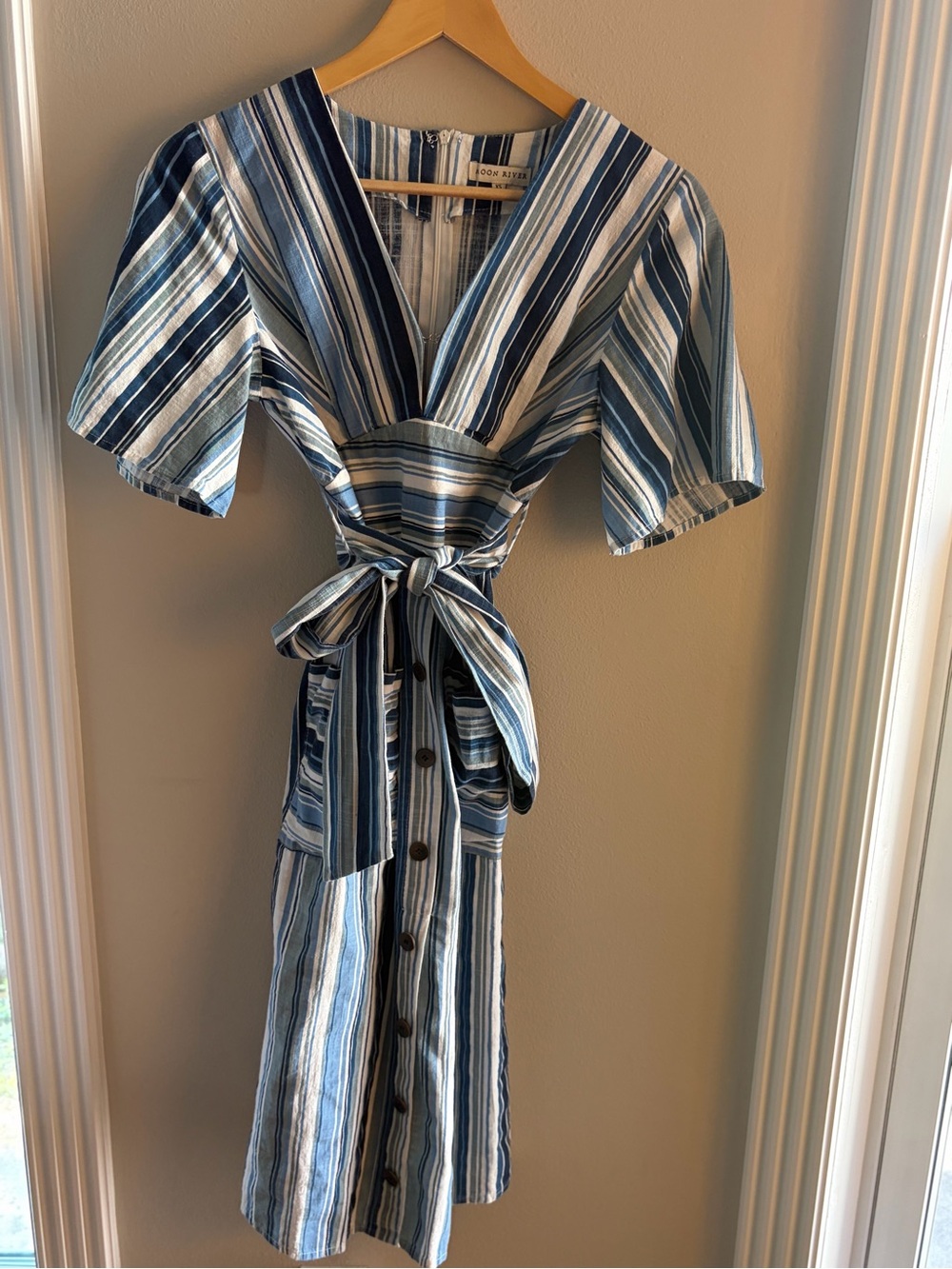 Moon River Womens XS Blue Striped V Neck Midi Dress Flutter Sleeve Belted Cotton